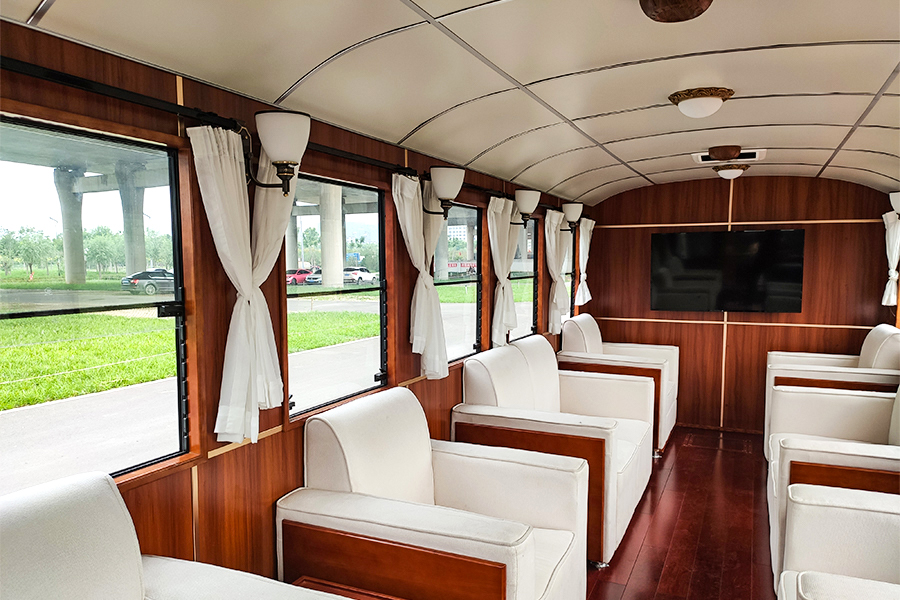 Luxury large trackless simulation train