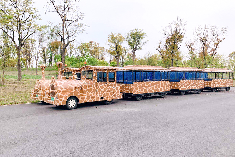 Back-to-back style semi-enclosed carriages 24 elegant large trackless sightseeing trains