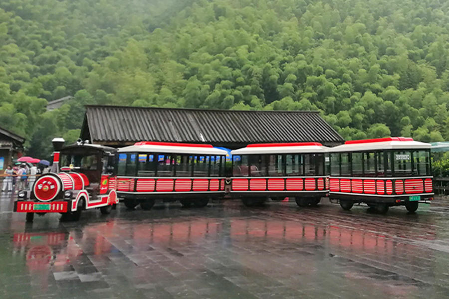 20-seater closed carriage classic large trackless sightseeing train
