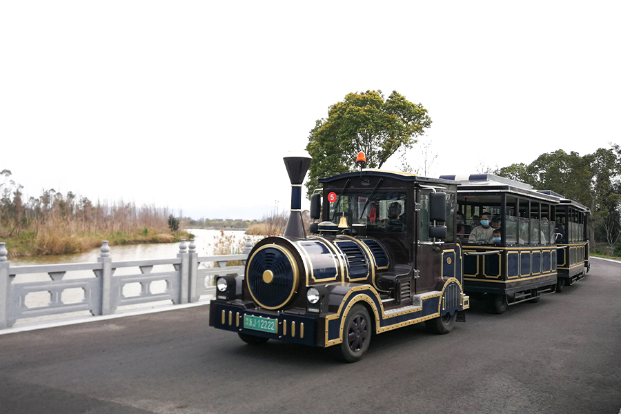 20-seater closed carriage classic large trackless sightseeing train