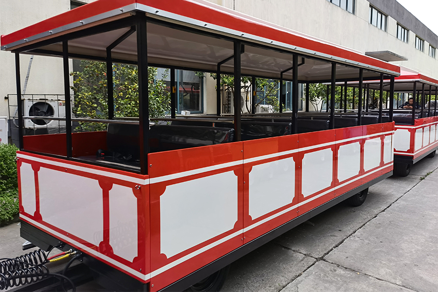 24-seat semi-enclosed carriage classic large trackless sightseeing train