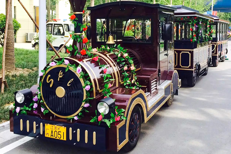 20-seater closed carriage classic large trackless sightseeing train