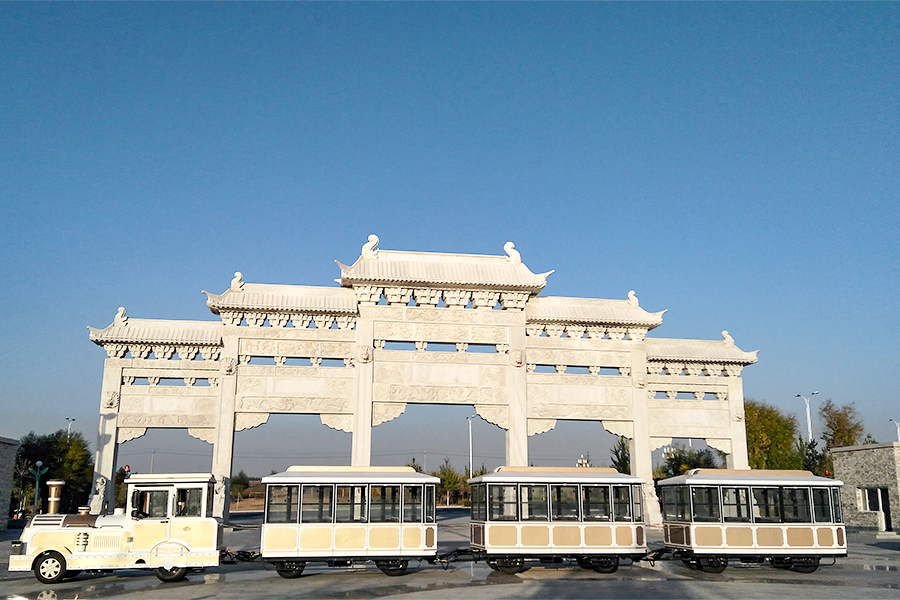 20-seat elegant large-scale trackless sightseeing trains in enclosed carriages